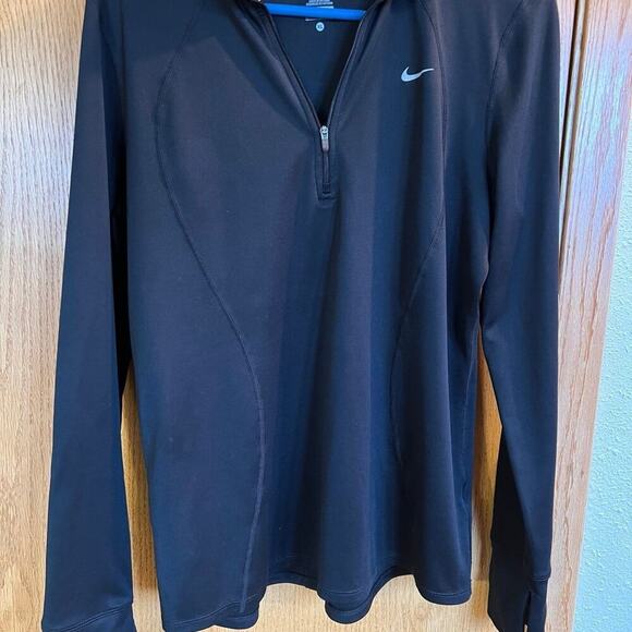Nike women’s XL “JUST DO IT” logo, Dri-FIT black 1/4 zip long sleeve - Picture 3 of 12